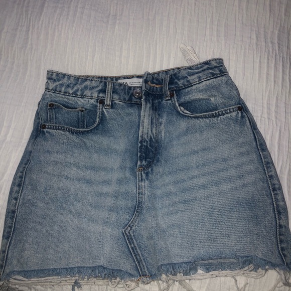 Zara jean skirt (mini) - Picture 3 of 3